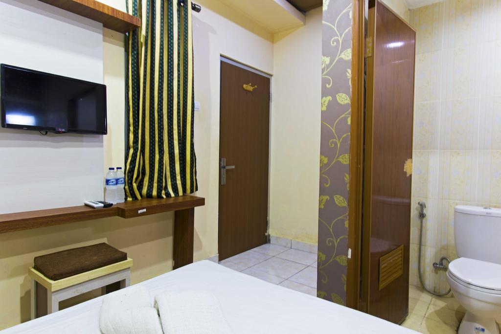 Reddoorz @ Tebet Asem Baris Hotel Jakarta Kültér fotó