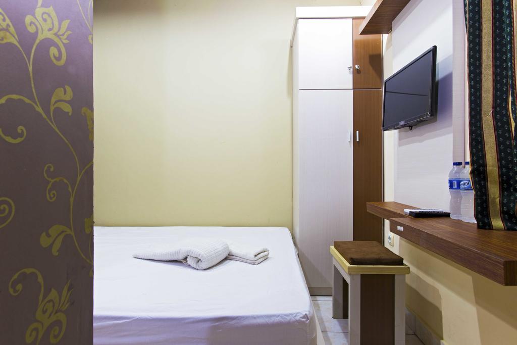 Reddoorz @ Tebet Asem Baris Hotel Jakarta Kültér fotó